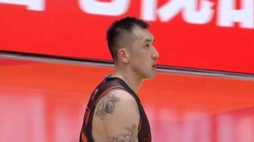 九游体育-山东男篮出局，上海男篮晋级半决赛，外援0分，陈林坚21分尽力了
